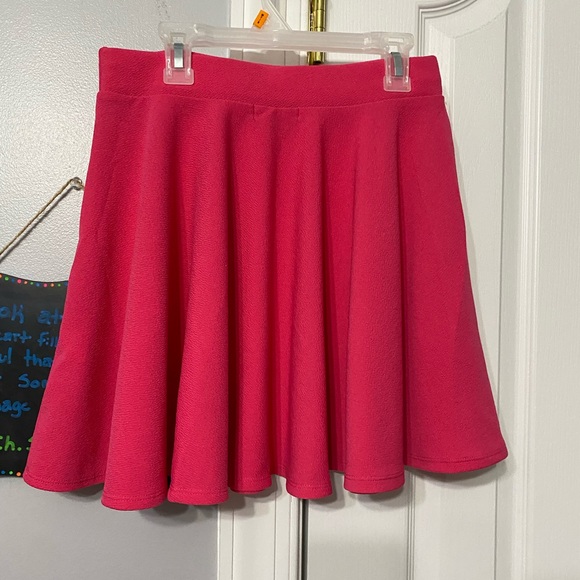 Pink pleated skirt - Picture 3 of 3